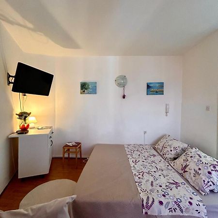 Bright And Charming Studio Apartment リエカ エクステリア 写真