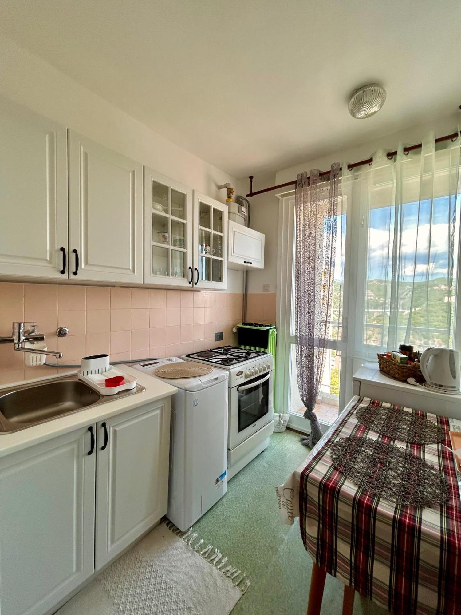 Bright And Charming Studio Apartment リエカ エクステリア 写真